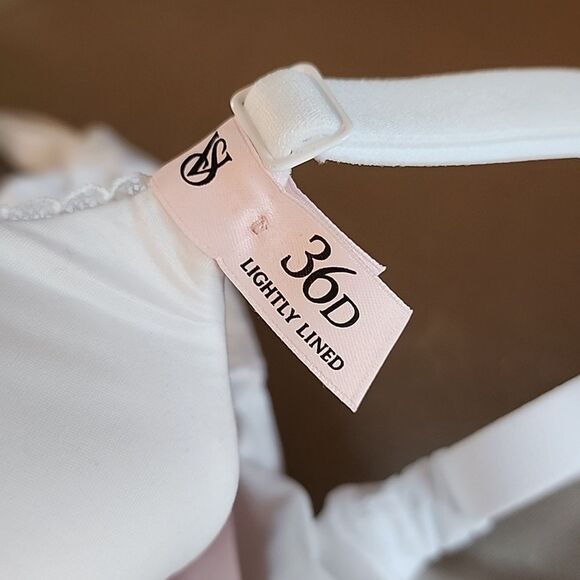 NWT Victoria Secret Body by Victoria Lightly Lined Smooth Demi Bra - Picture 9 of 9